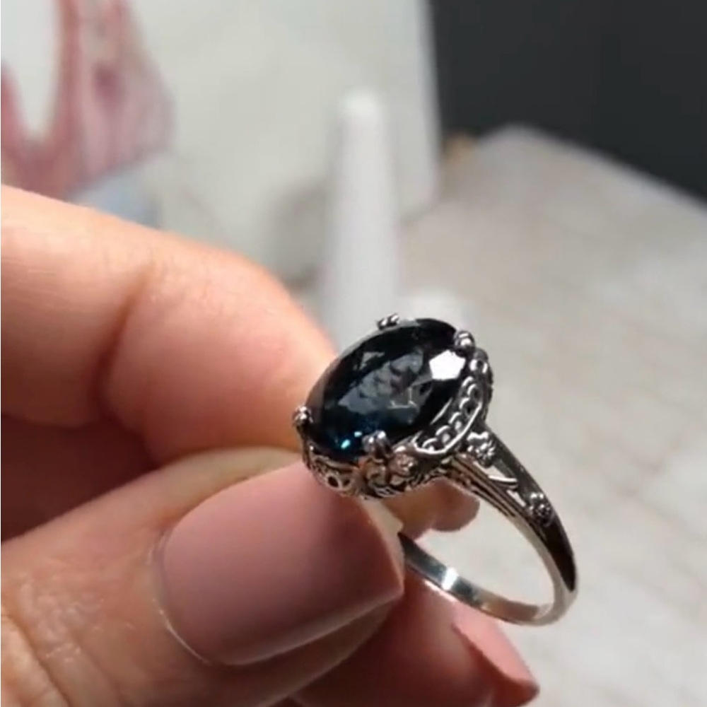 Elegant Blue Gemstone Vintage Silver Plated Ring